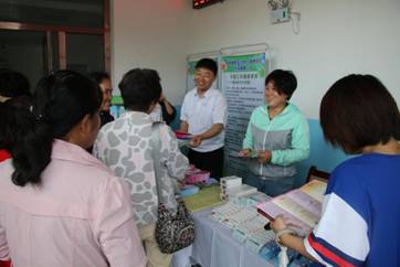 土右旗開展“關(guān)愛婦幼健康、確保母嬰平安”宣傳服務(wù)活動，提供健康咨詢服務(wù)